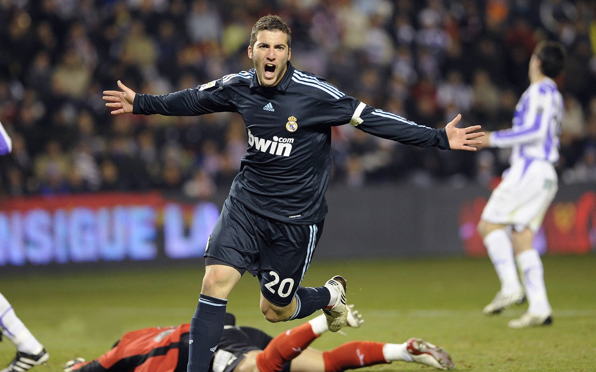 九游官网pc-统计数据透视:今年联盟的攻守平衡点在哪里?,攻守联盟例子